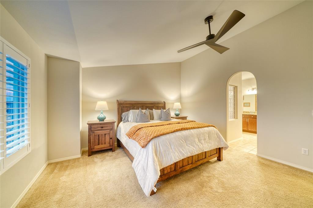 Image 24 of 50: Bedroom