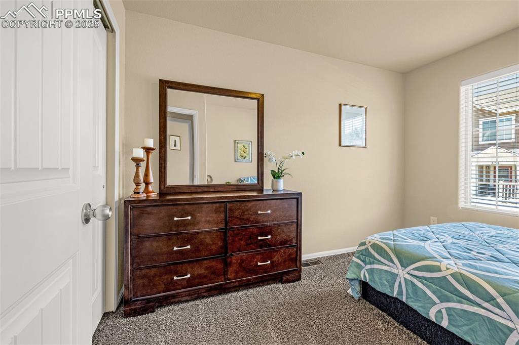 Image 17 of 31: Bedroom