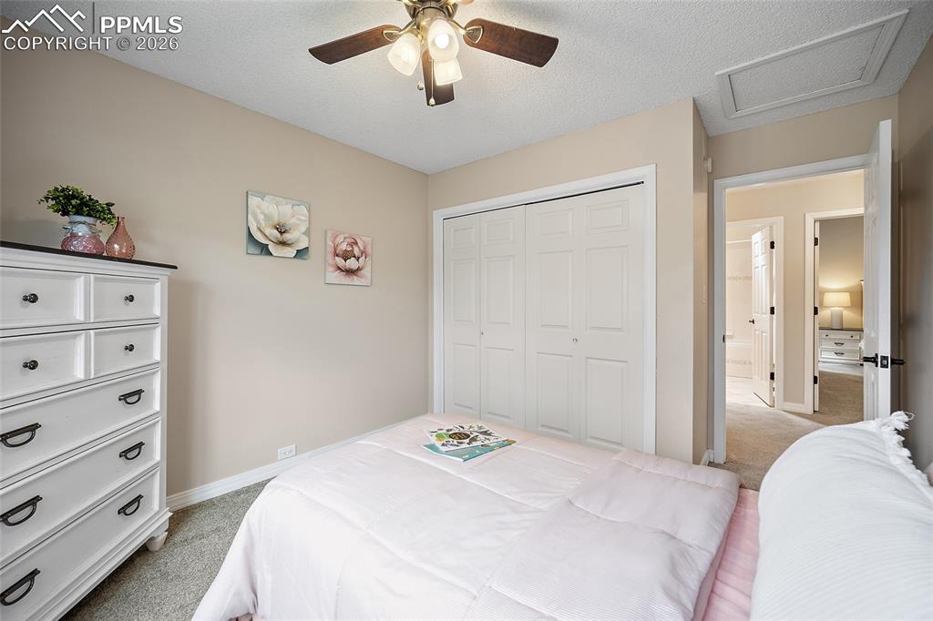 Image 14 of 40: Bedroom