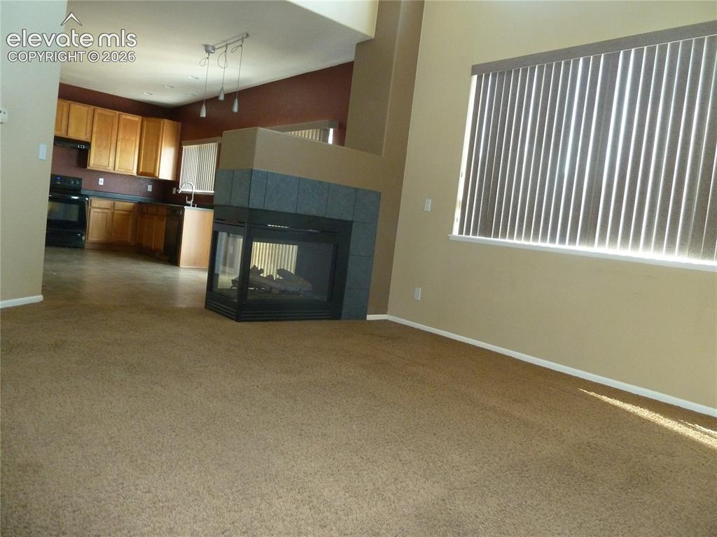 Image 11 of 18: Living Room