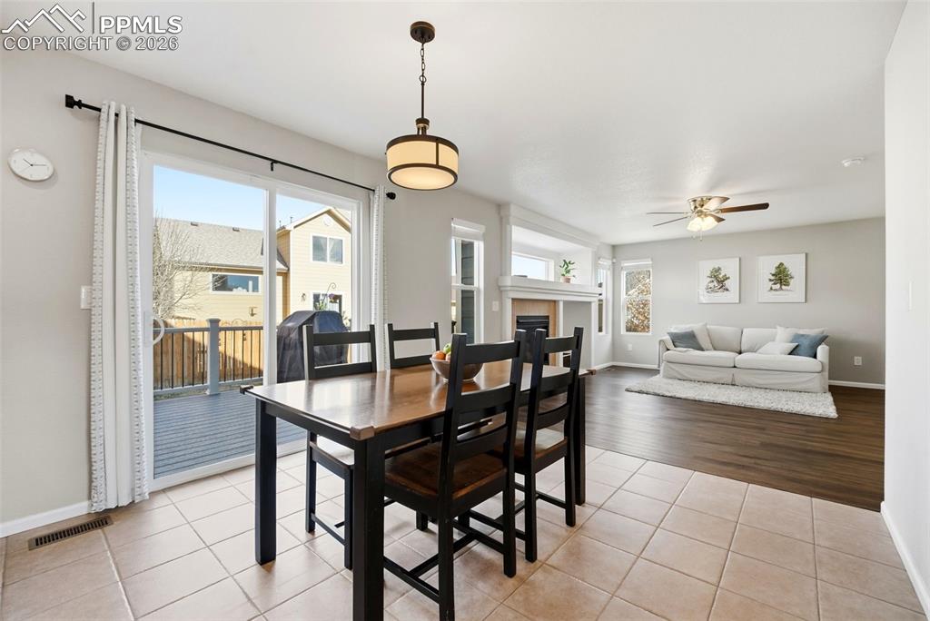 Image 10 of 50: Dining Area