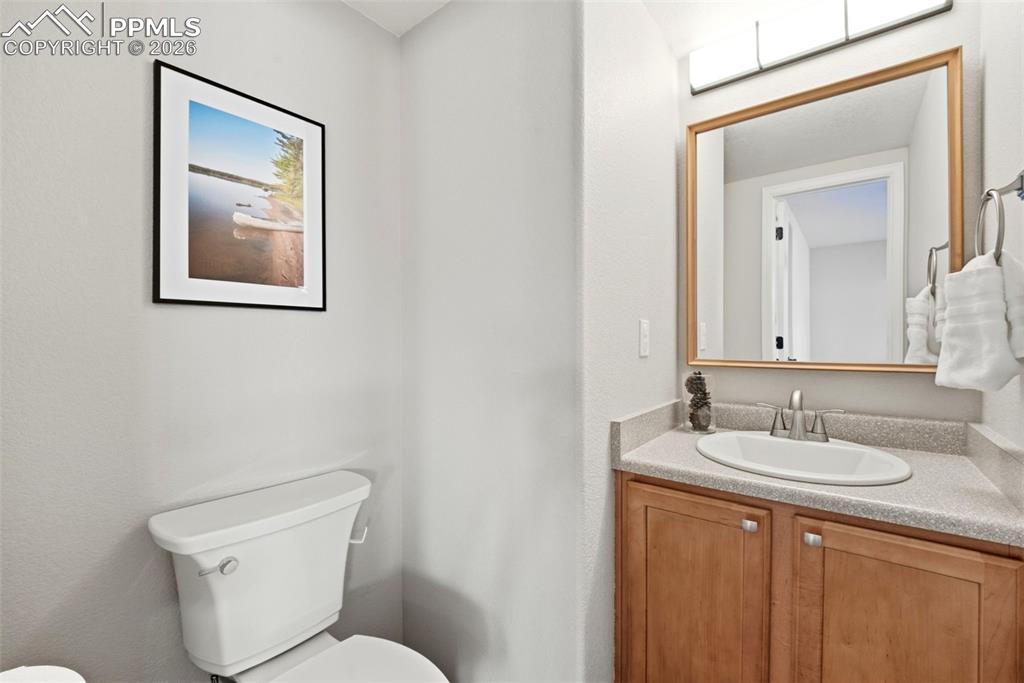 Image 15 of 50: Bathroom