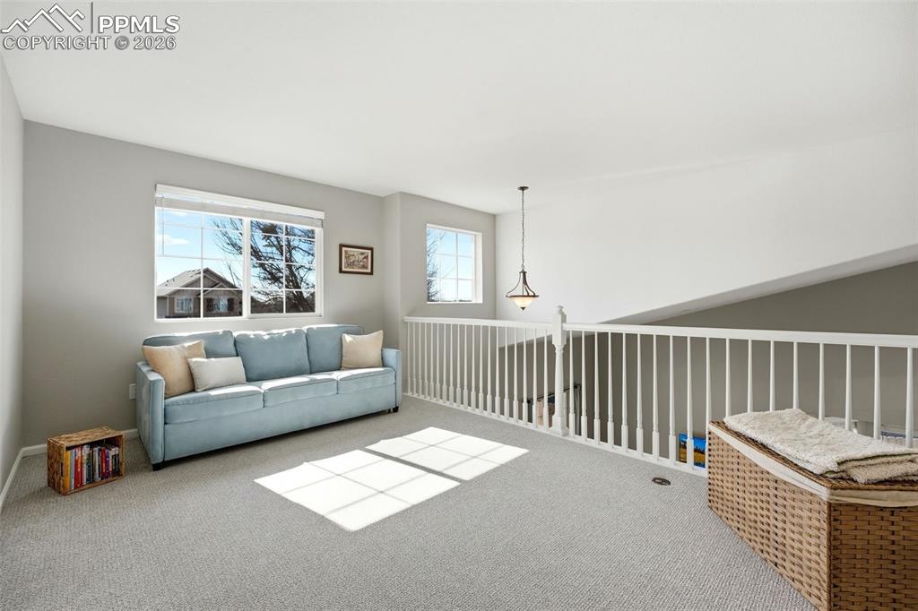 Image 19 of 50: Living Room