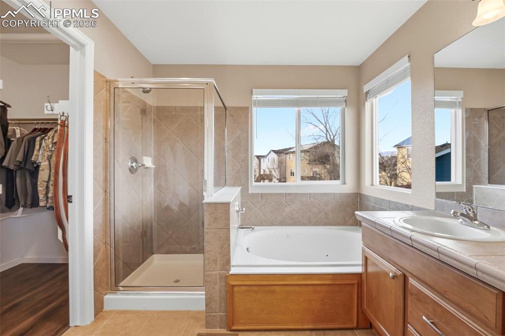 Image 25 of 50: Bathroom