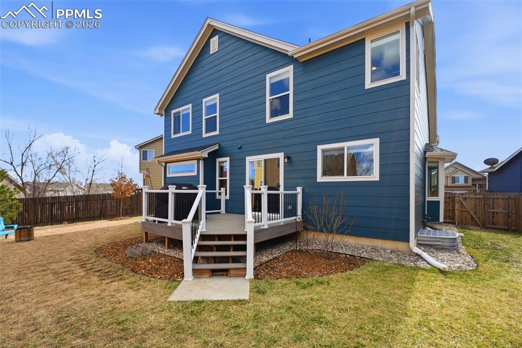 Image 39 of 50: Back of Structure