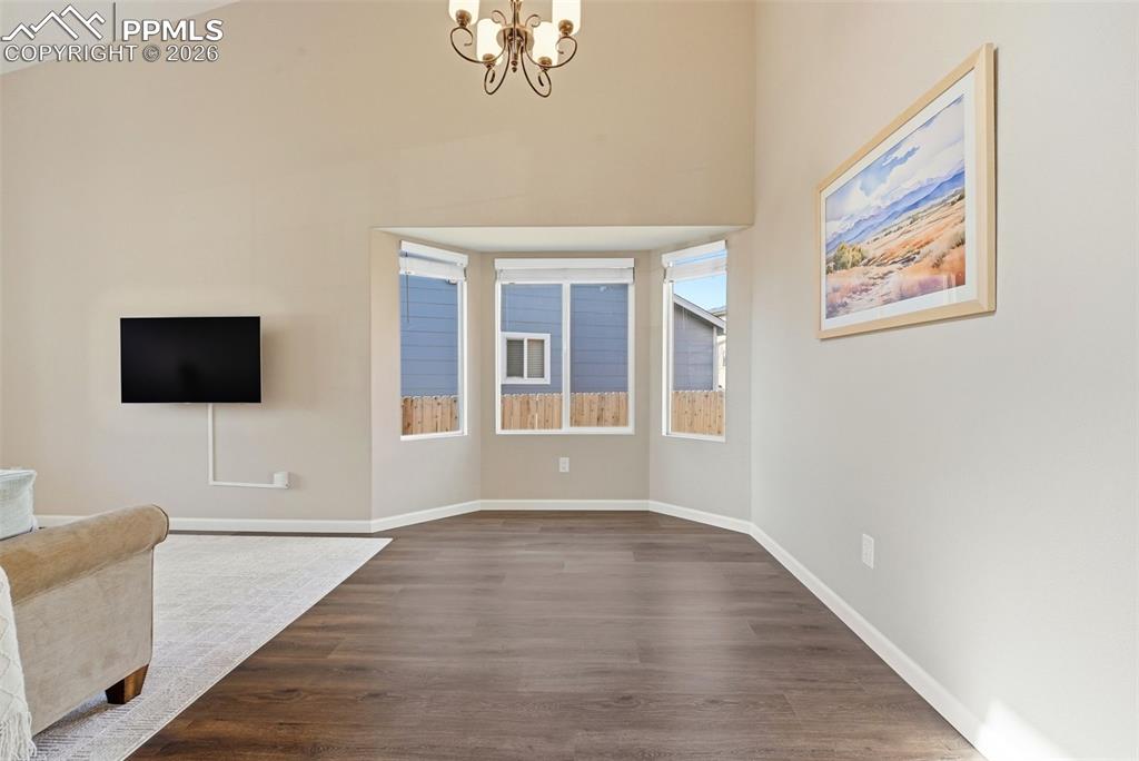 Image 9 of 50: Living Room