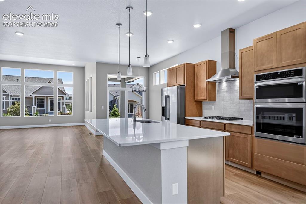 Image 10 of 45: Kitchen