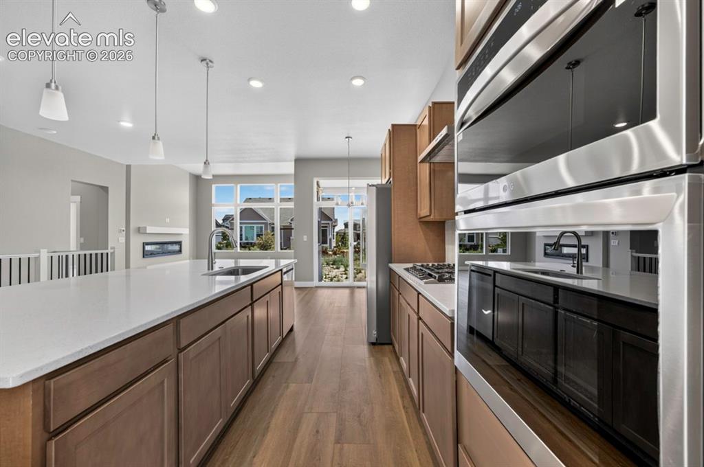 Image 11 of 45: Kitchen