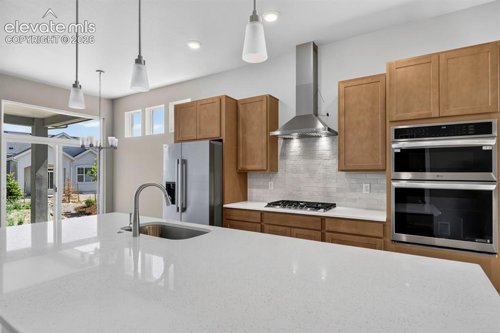 Image 16 of 45: Kitchen
