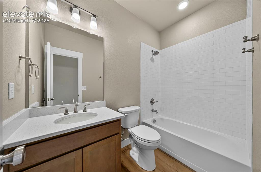 Image 40 of 45: Bathroom