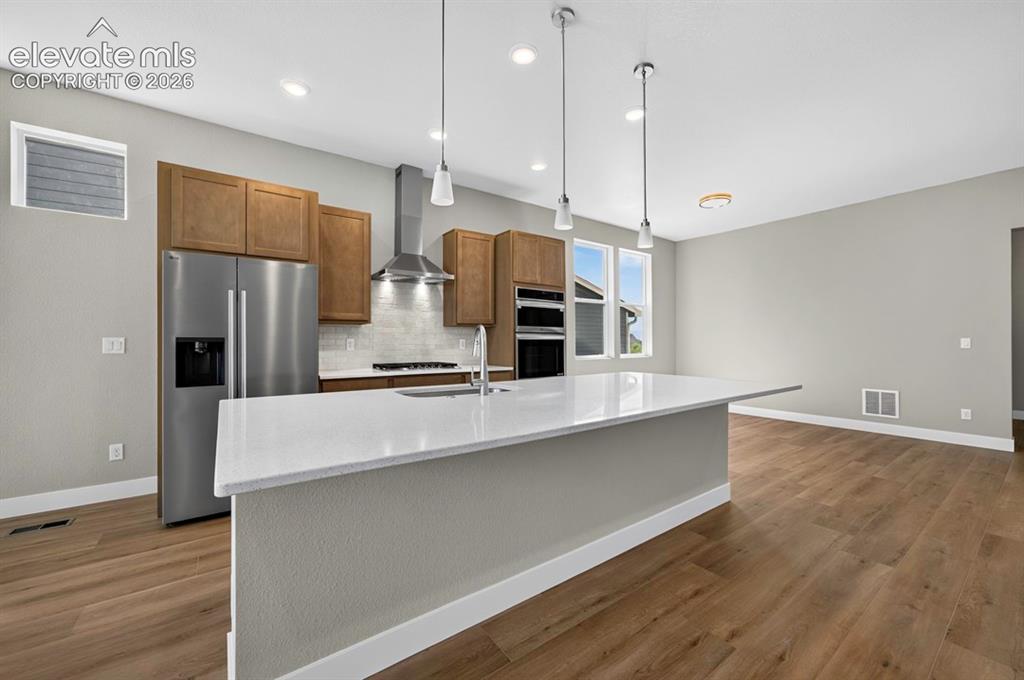 Image 9 of 45: Kitchen