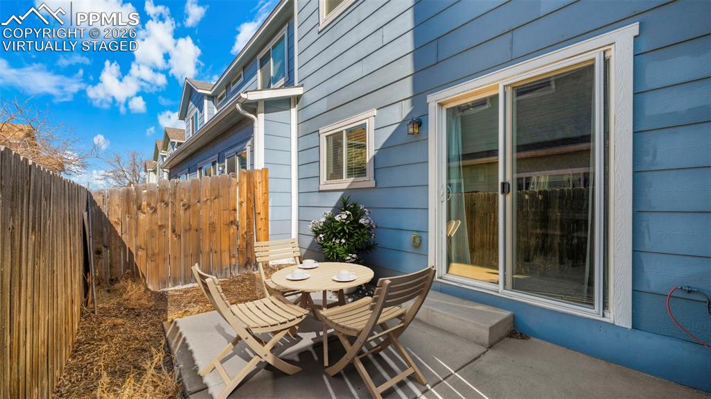 Image 21 of 30: Virtually Staged