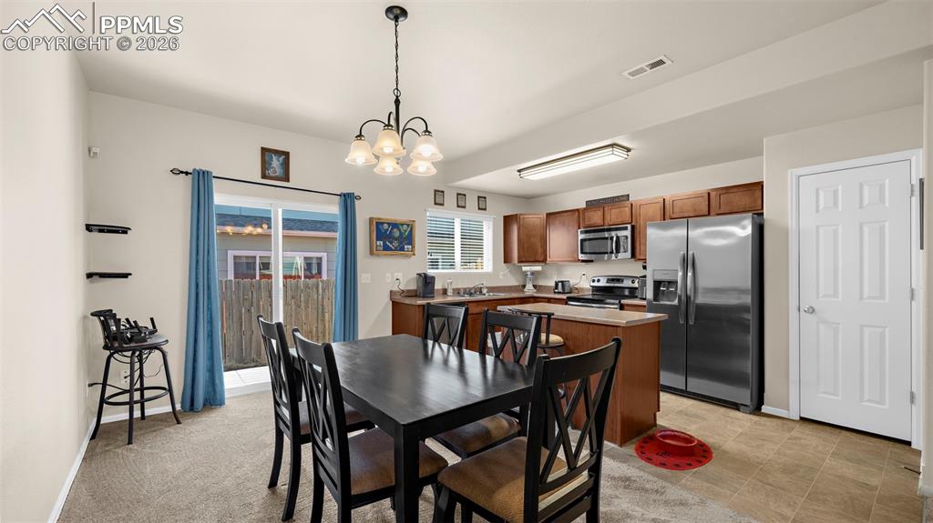 Image 4 of 30: Dining Area