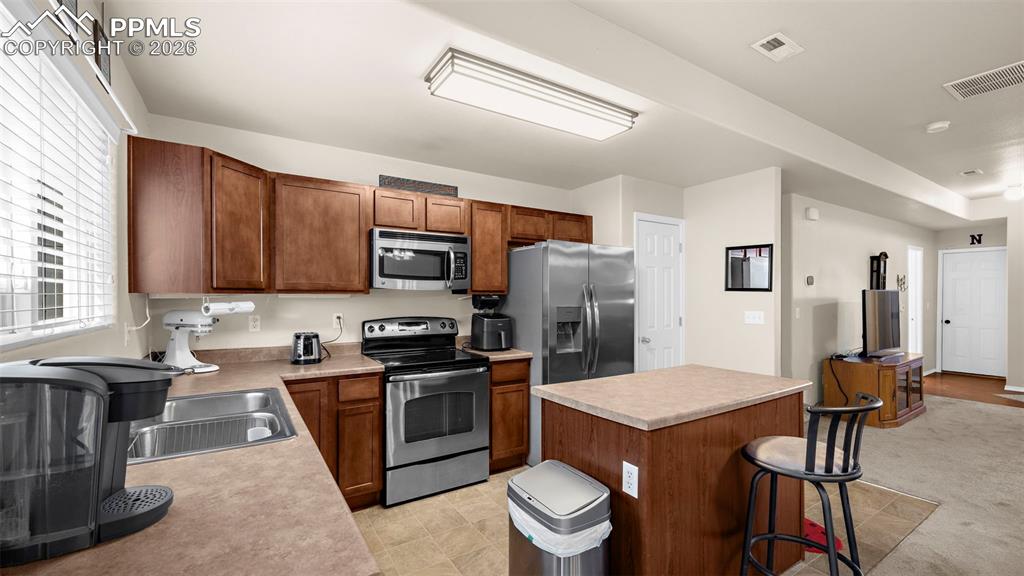 Image 6 of 30: Kitchen