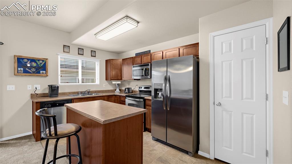 Image 7 of 30: Kitchen