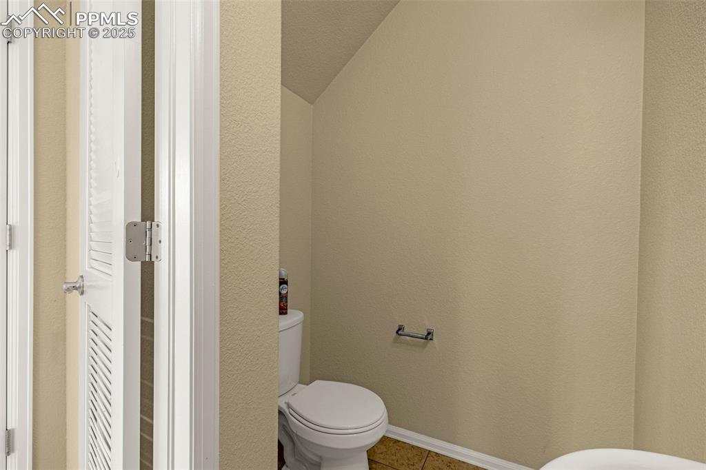 Image 20 of 42: Bathroom