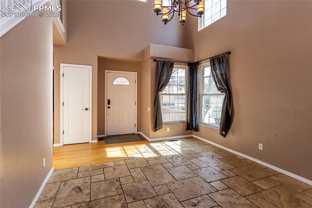 Image 12 of 49: Front flex room