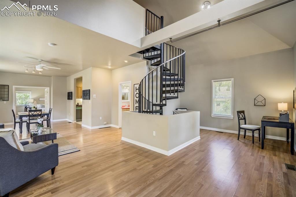 Image 2 of 50: Living Room