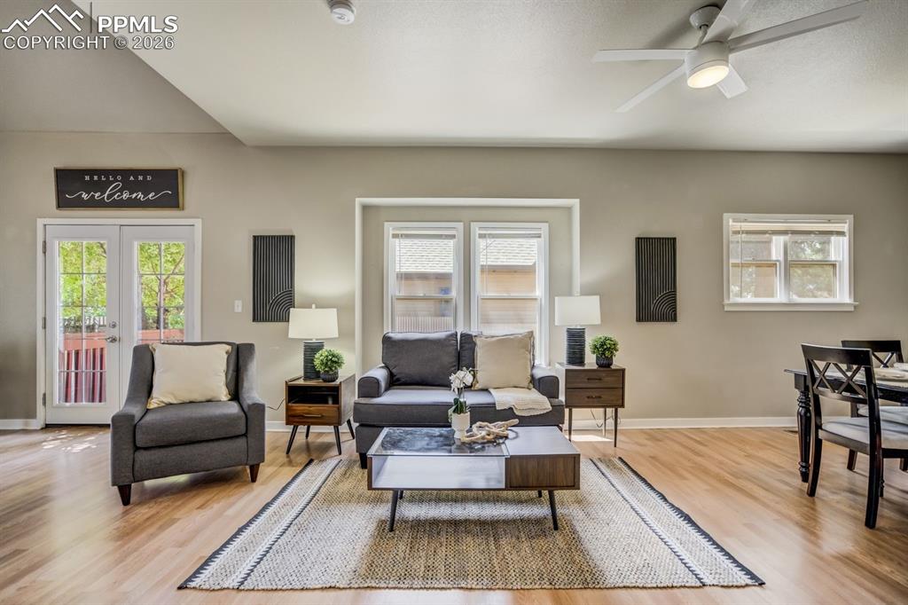 Image 3 of 50: Living Room