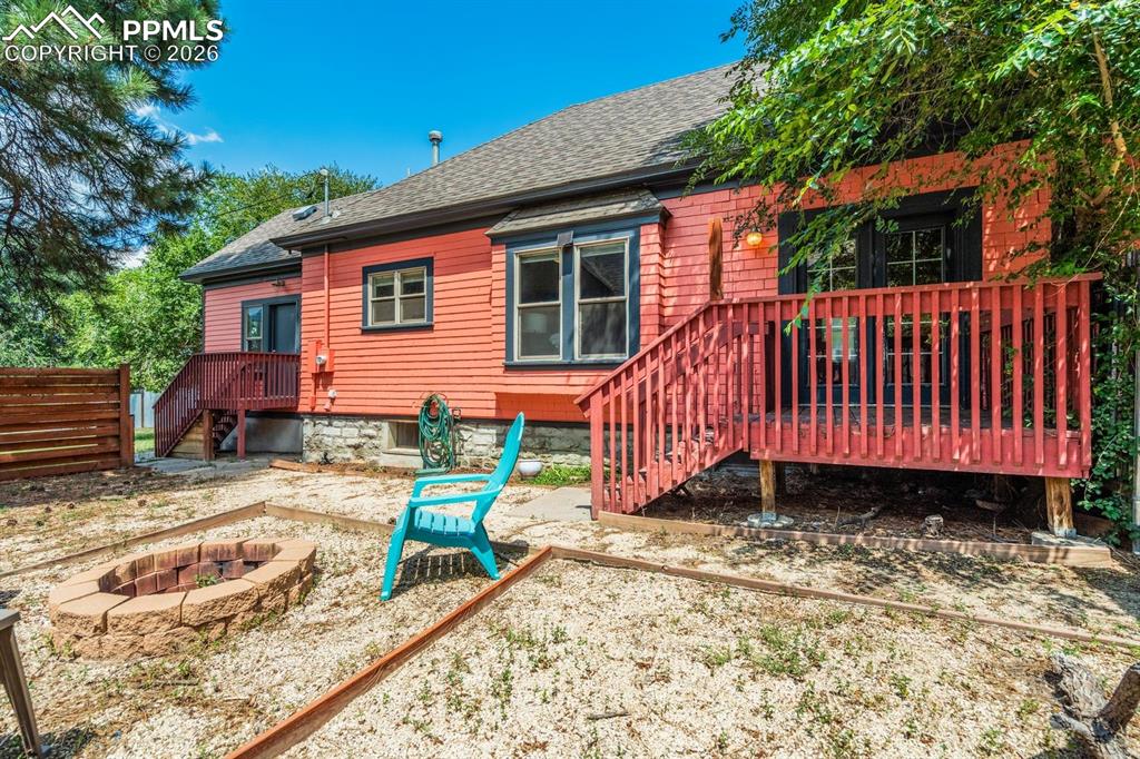 Image 47 of 50: Back of Structure