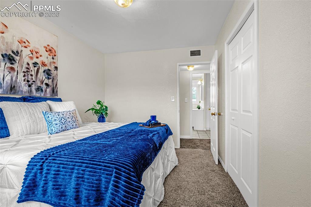 Image 11 of 27: Bedroom