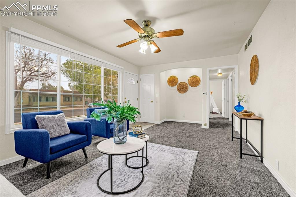 Image 3 of 27: Sitting Room