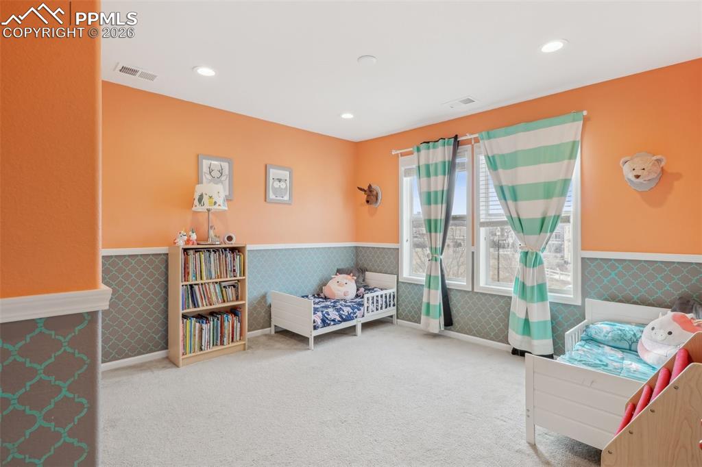 Image 32 of 50: Bedroom 3