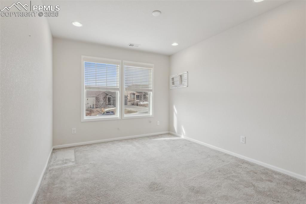 Image 35 of 50: Bedroom 4