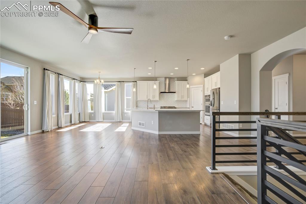 Image 15 of 42: Living Room