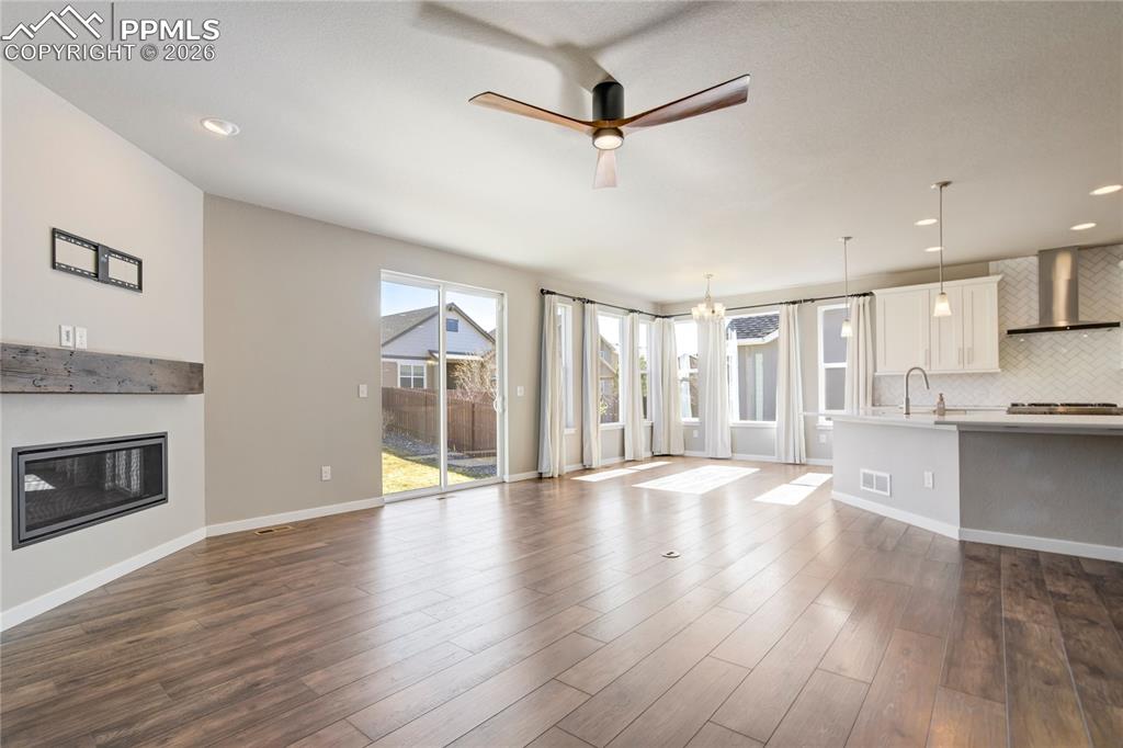 Image 16 of 42: Living Room