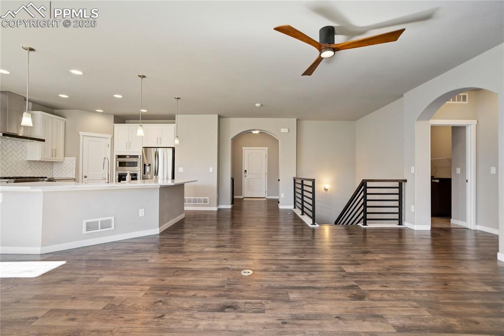 Image 17 of 42: Living Room