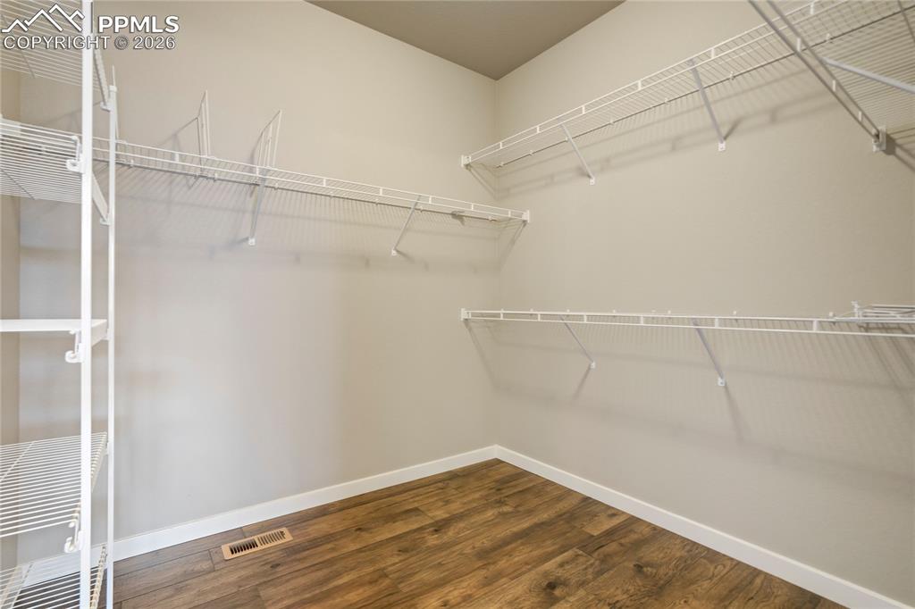 Image 21 of 42: Closet