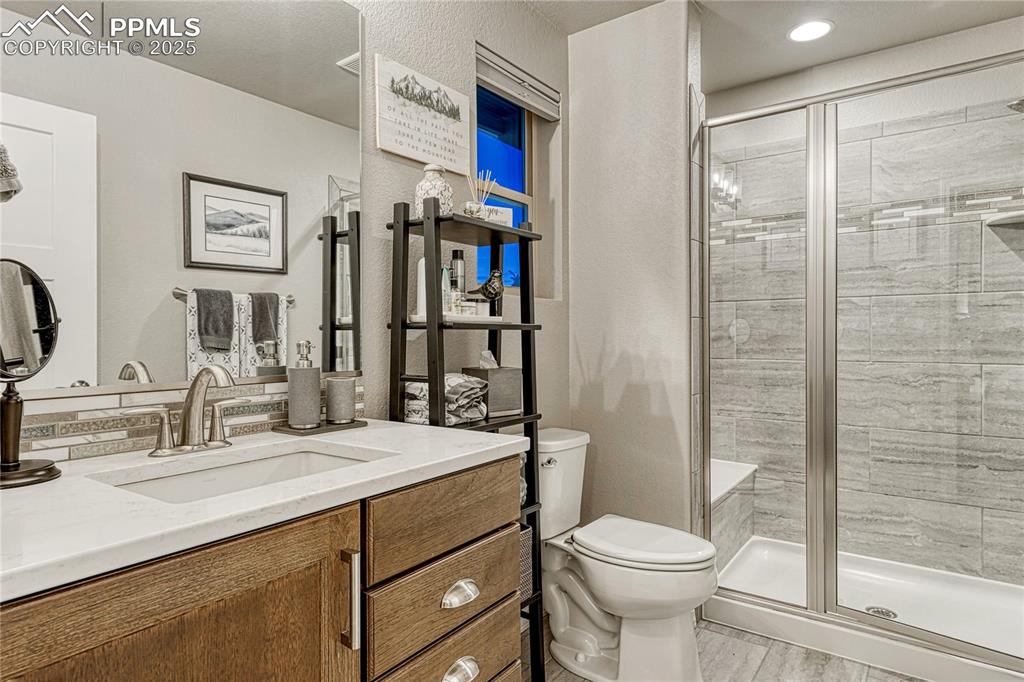 Image 15 of 48: Private ensuite 