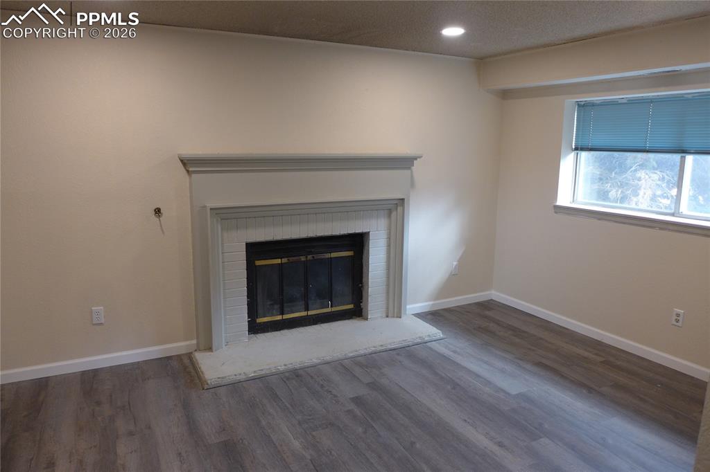 Image 4 of 10: Other