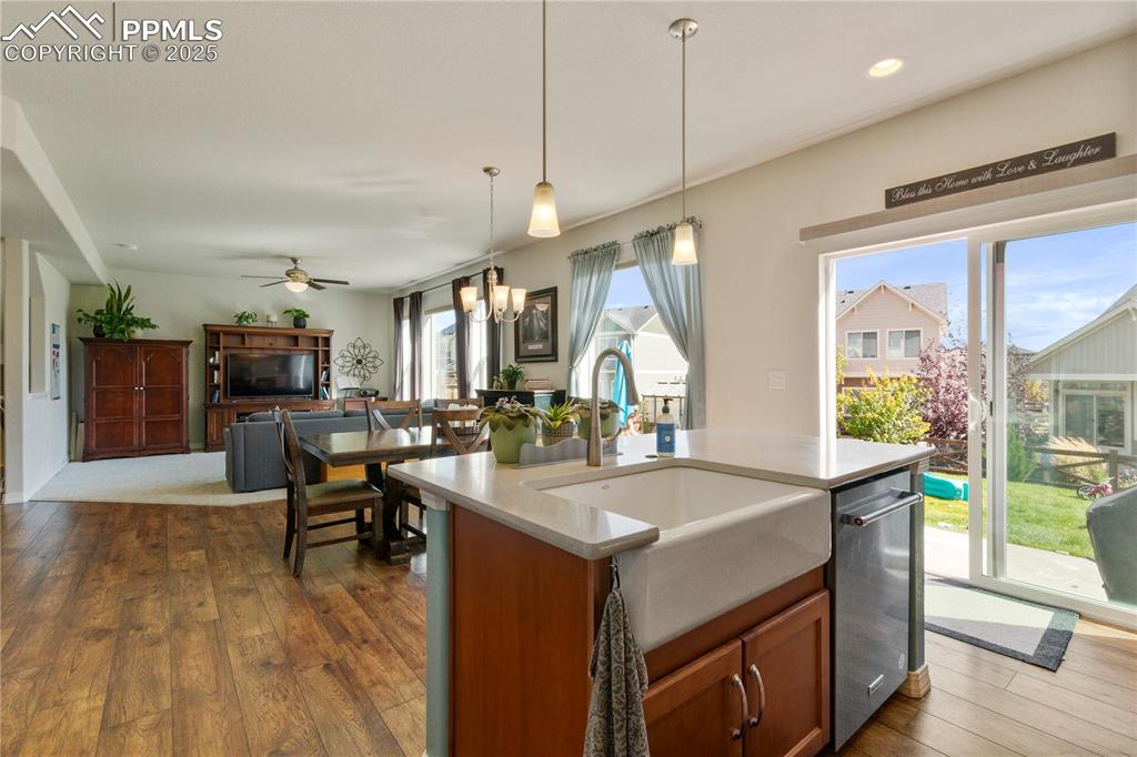 Image 12 of 38: Large island in kitchen