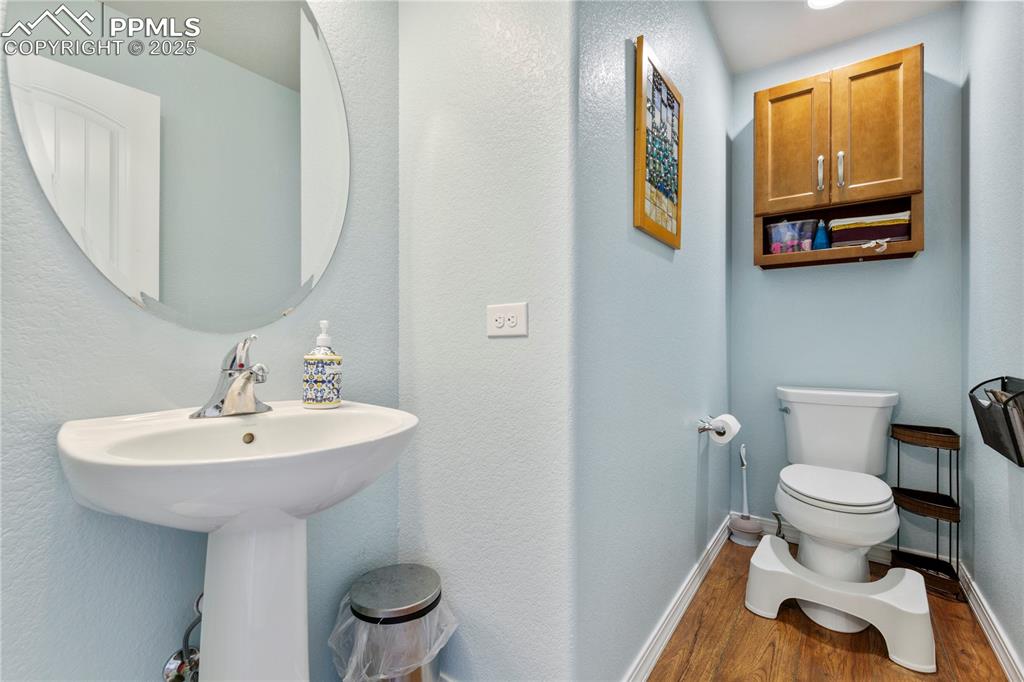 Image 14 of 38: 1/2 bath on main level