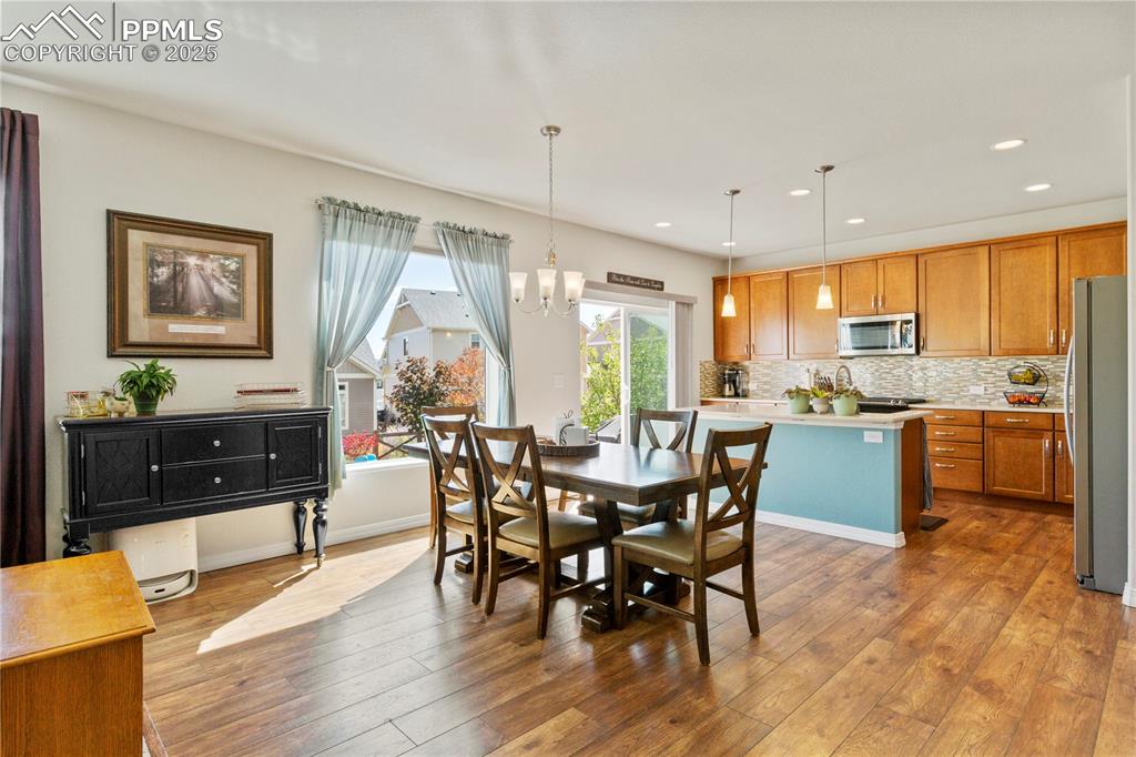 Image 8 of 38: Huge eat in kitchen