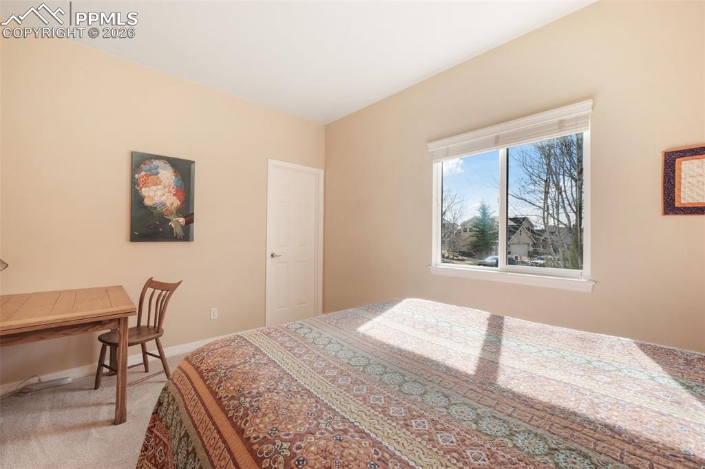 Image 11 of 50: Bedroom