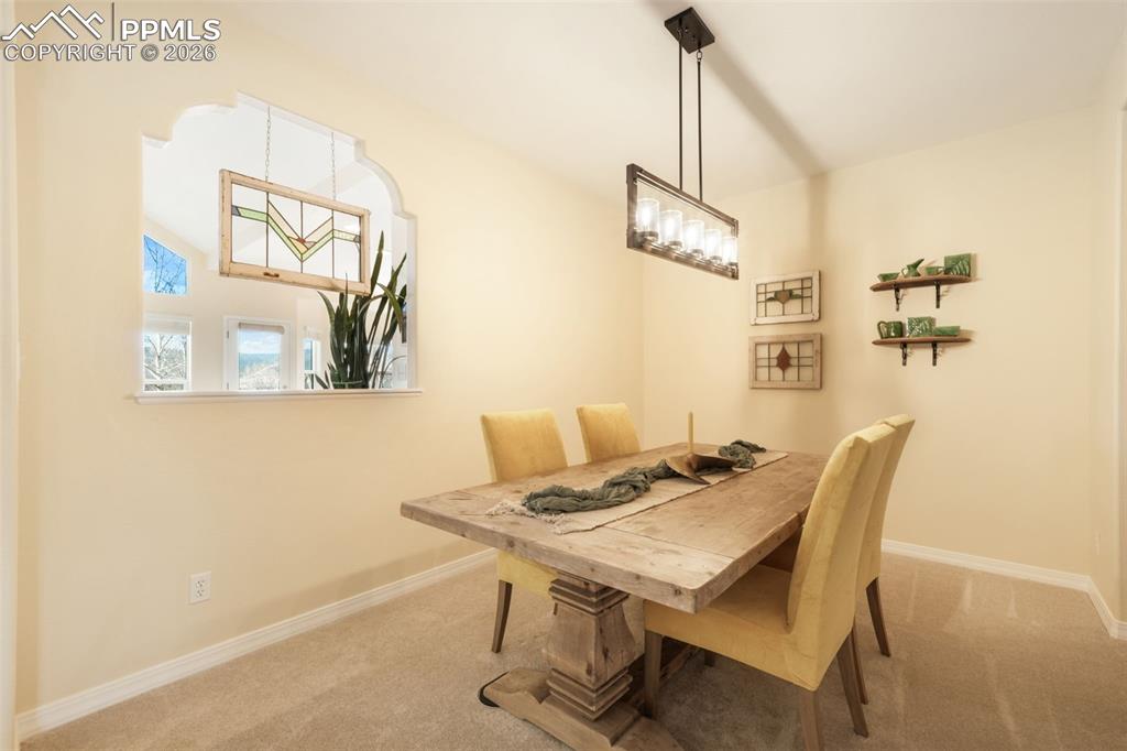 Image 14 of 50: Dining Room