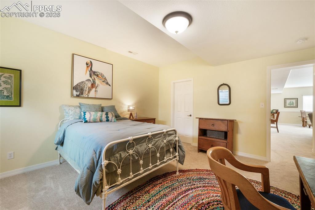 Image 42 of 50: Bedroom