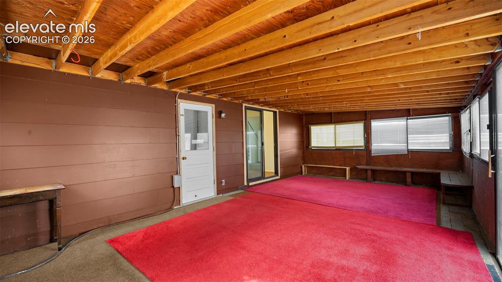 Image 11 of 30: Living Room