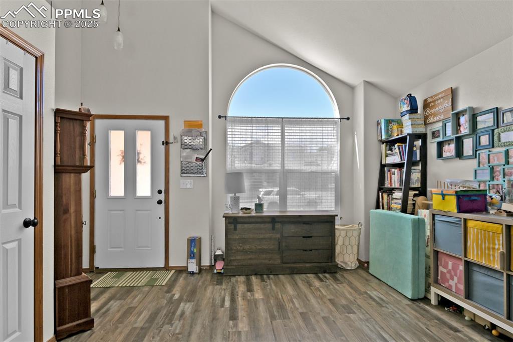 Image 4 of 36: Entry