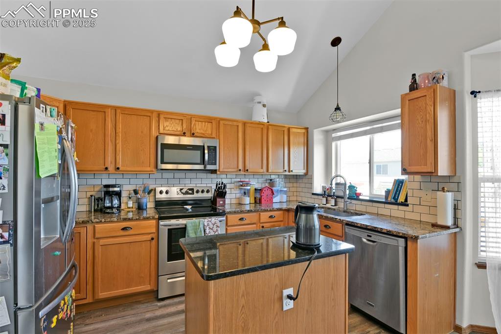Image 9 of 36: Kitchen