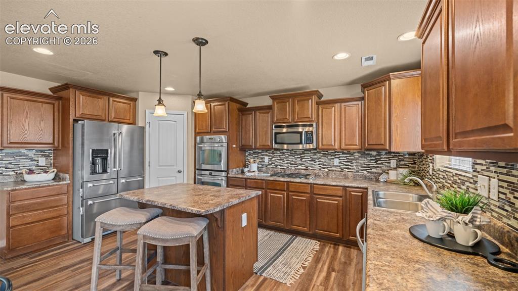 Image 13 of 35: Kitchen