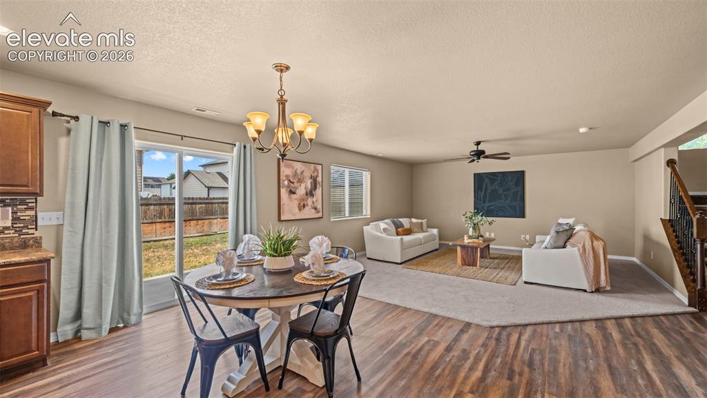 Image 15 of 35: Dining Area