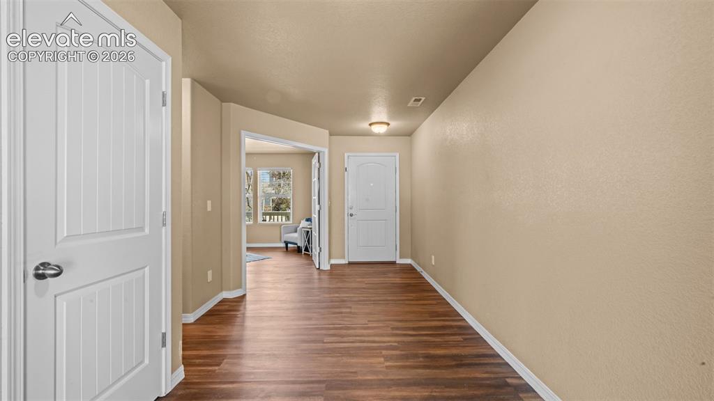 Image 4 of 35: Entry