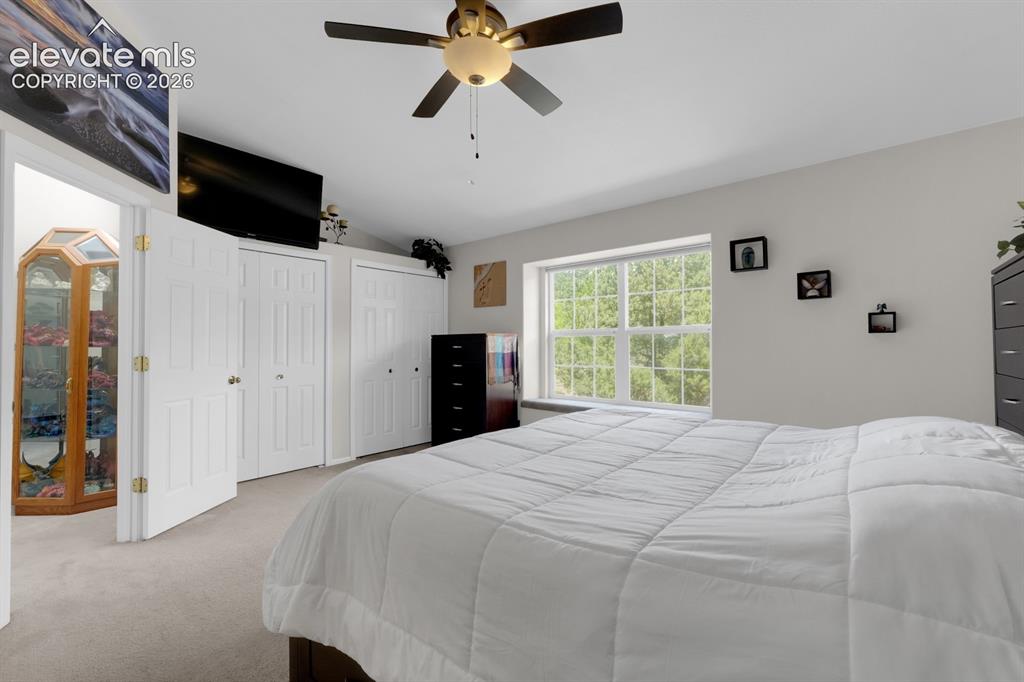 Image 12 of 26: Primary bedroom
