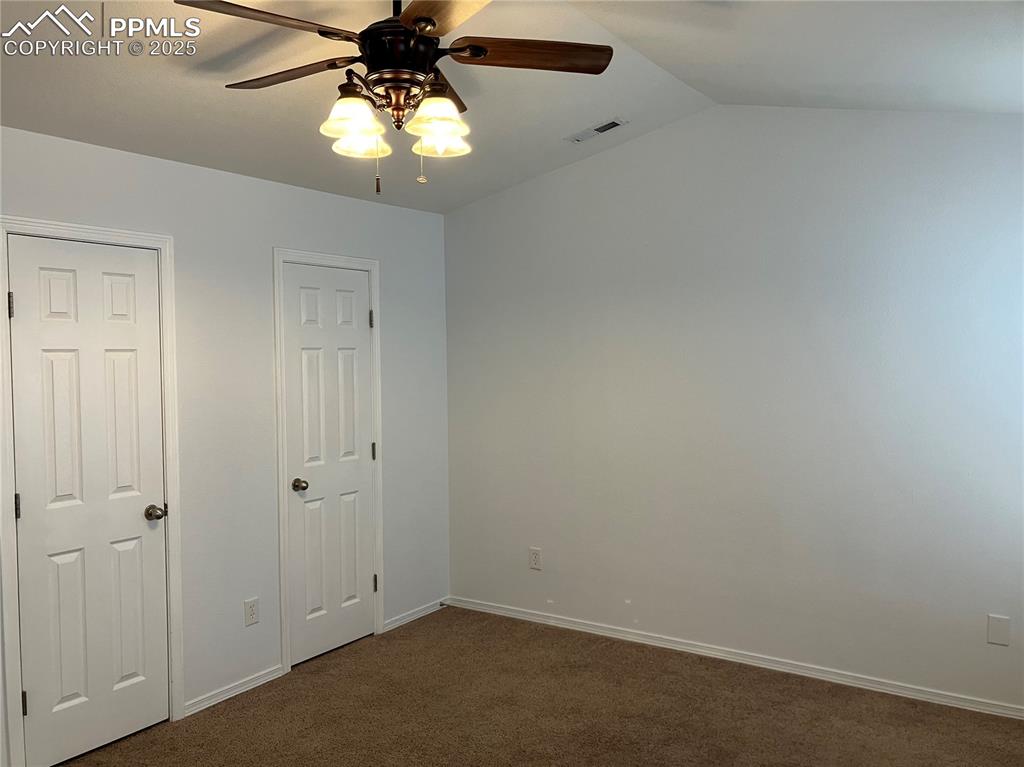 Image 17 of 18: 2 closets