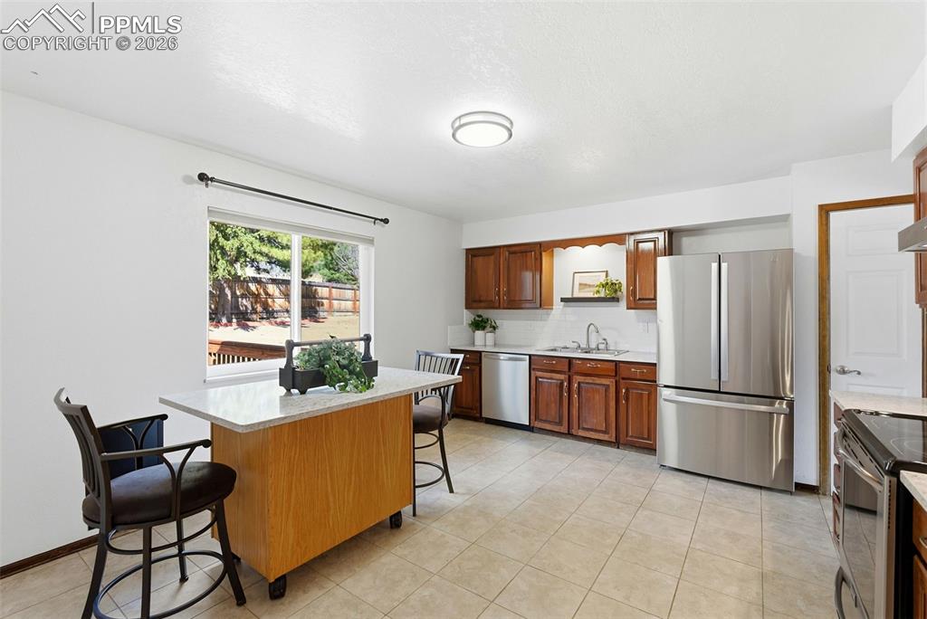 Image 12 of 39: Kitchen