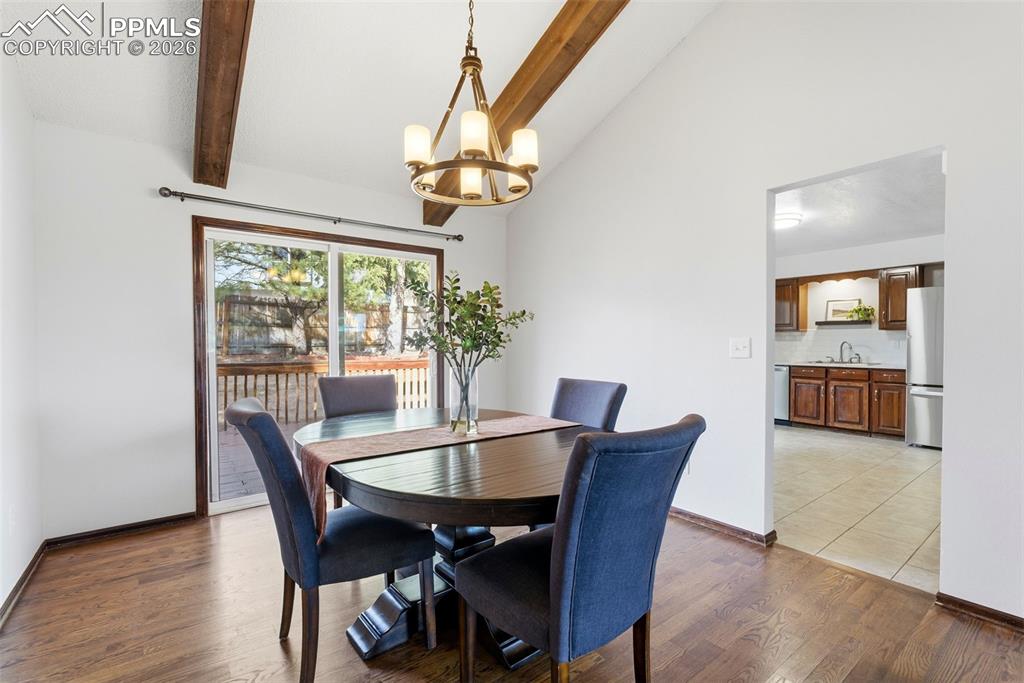 Image 15 of 39: Dining Area